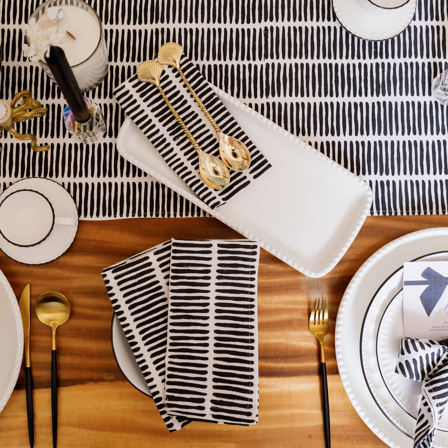 Monochrome Table Runner & Napkins in Anemone